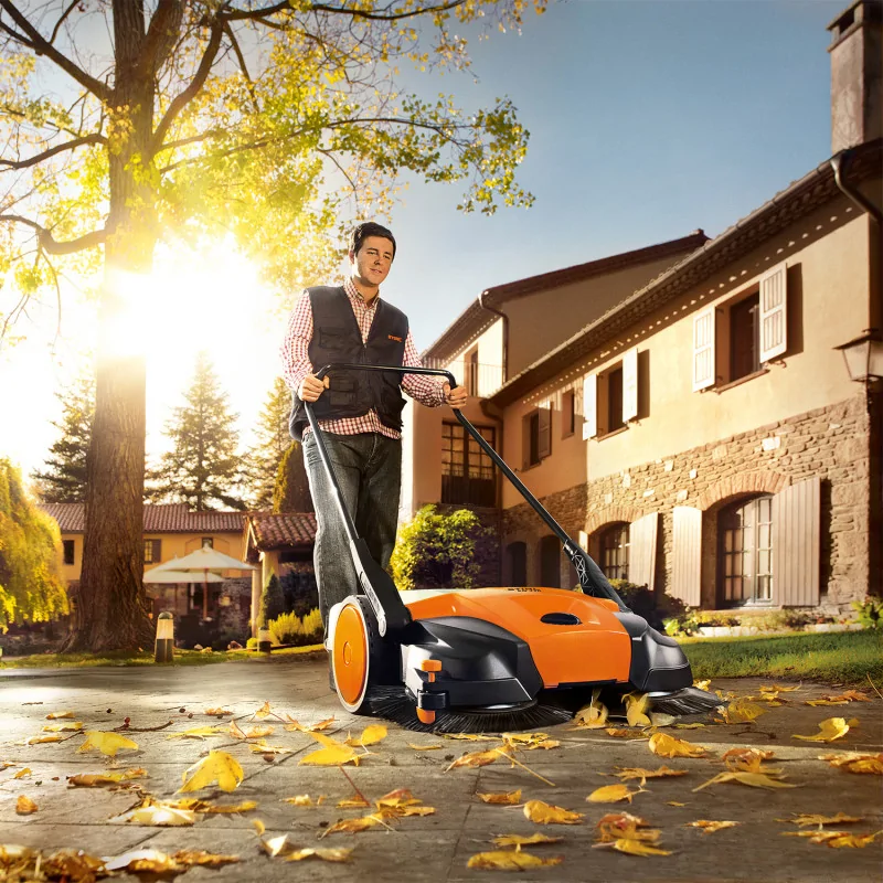 Balayeuse thermique KG 770 STIHL-en situation-2