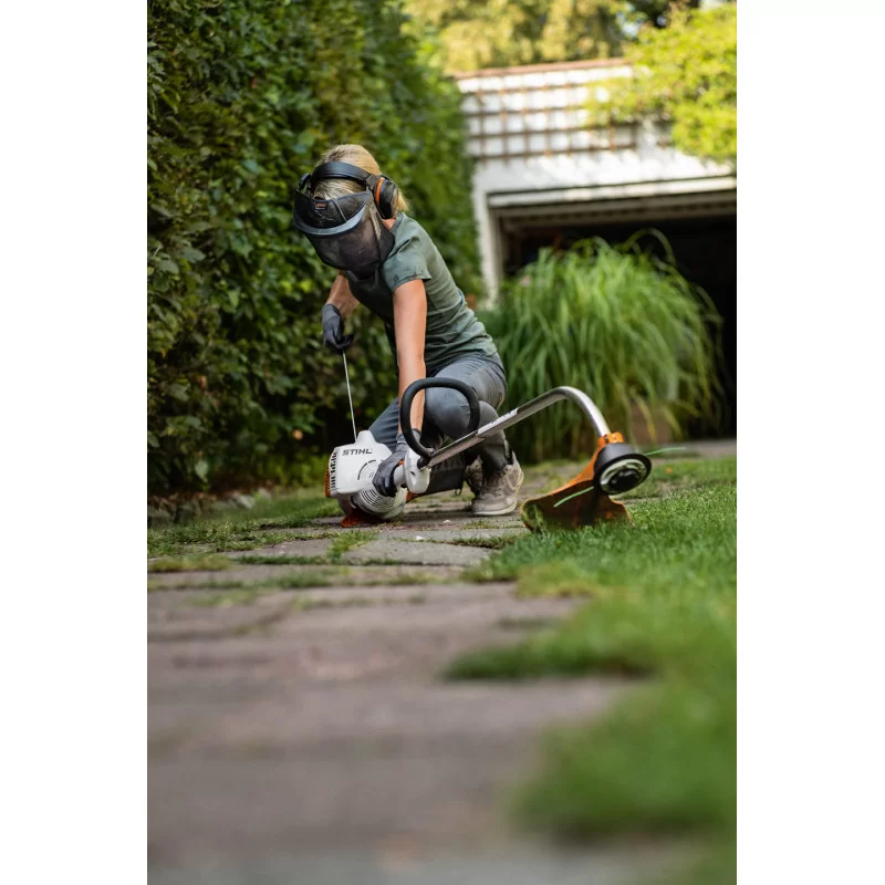Coupe-bordures thermique STIHL FS 38 | Équip'Jardin