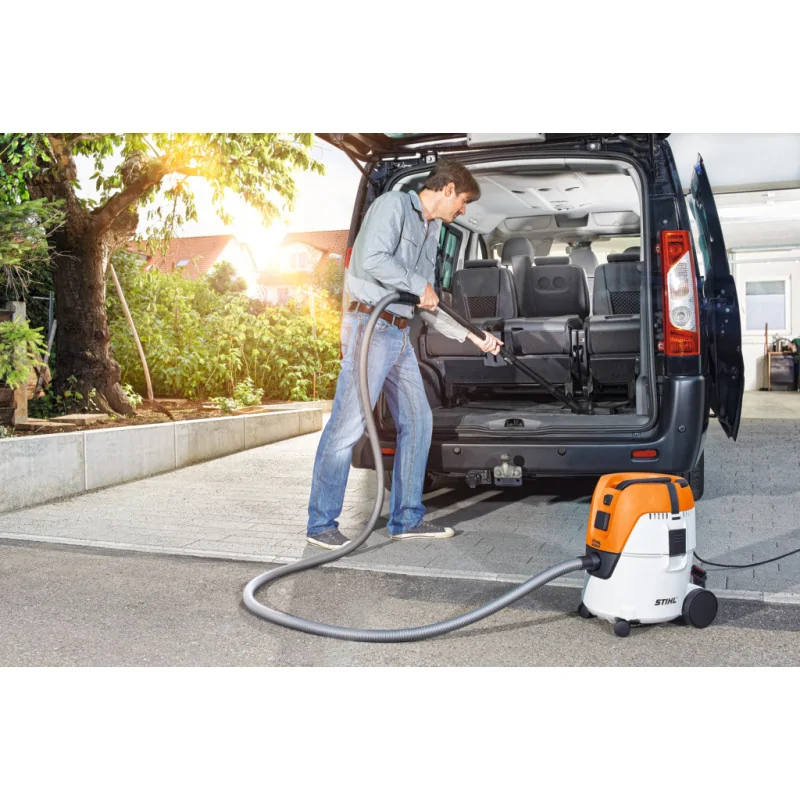 Aspirateur électrique SE 62 E - STIHL-en situation