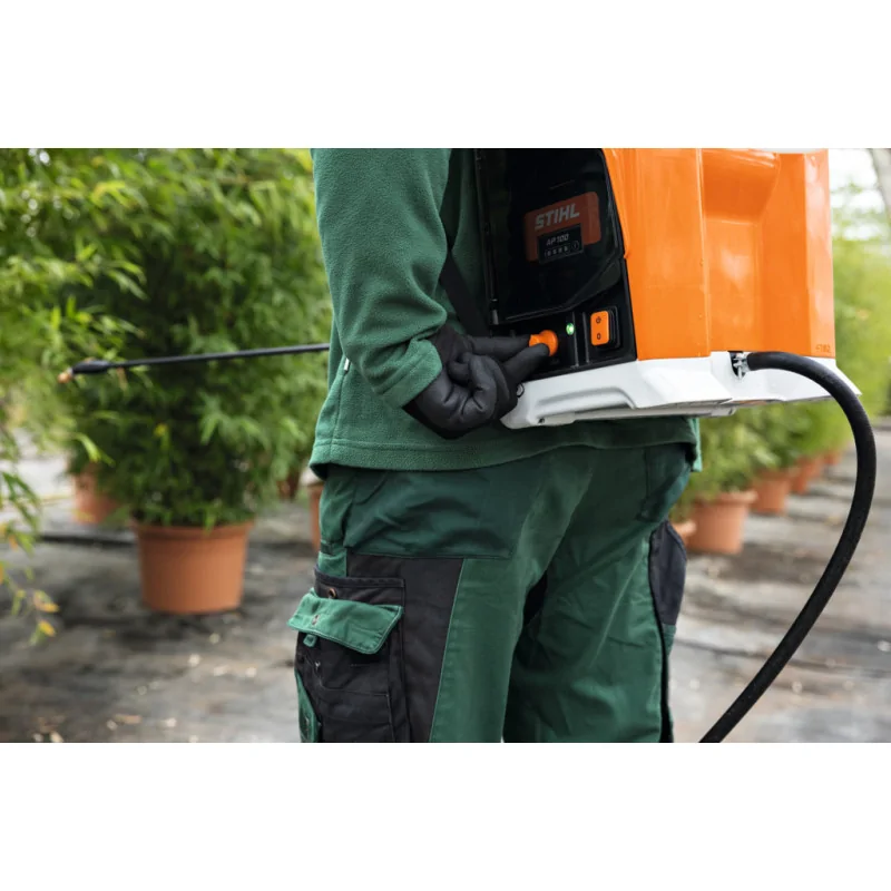Pulvérisateur à batterie SGA 85 - STIHL-en situation-3