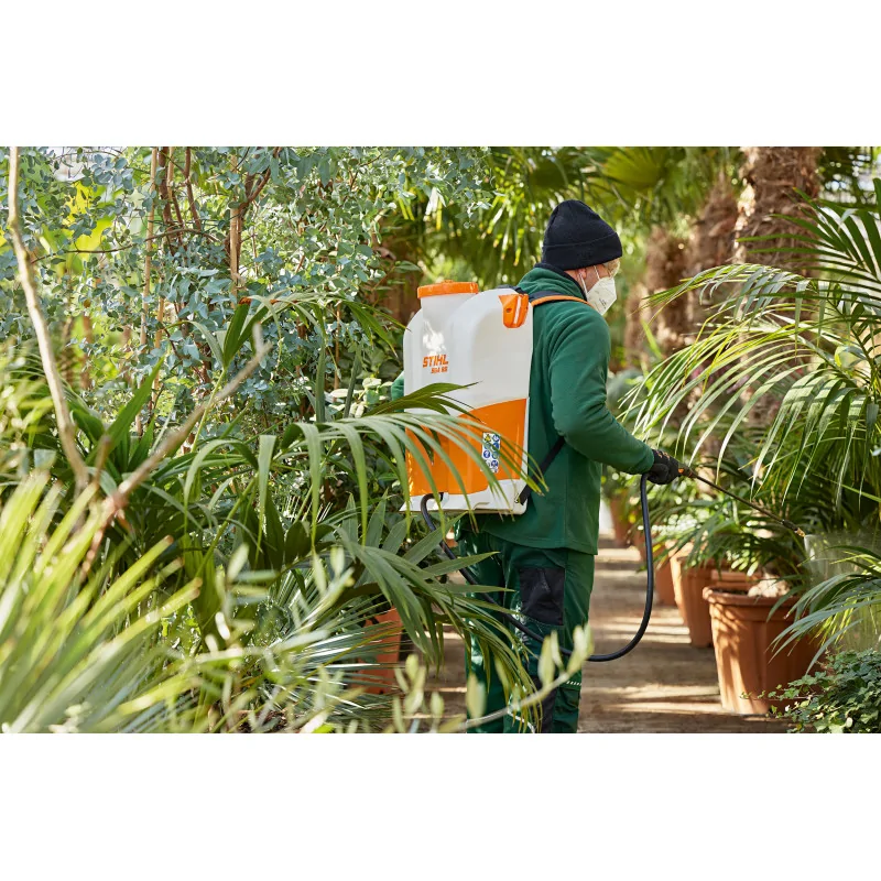 Pulvérisateur à batterie SGA 85 - STIHL-en situation-2