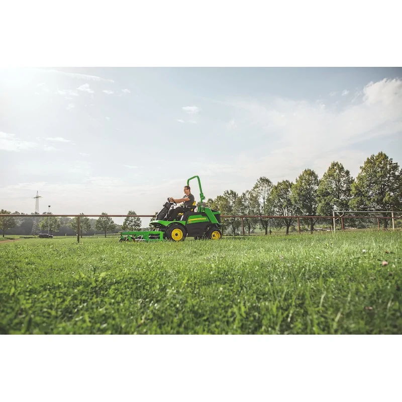 Tondeuse frontale TERRAINCUT SÉRIE 1570 JOHN DEERE