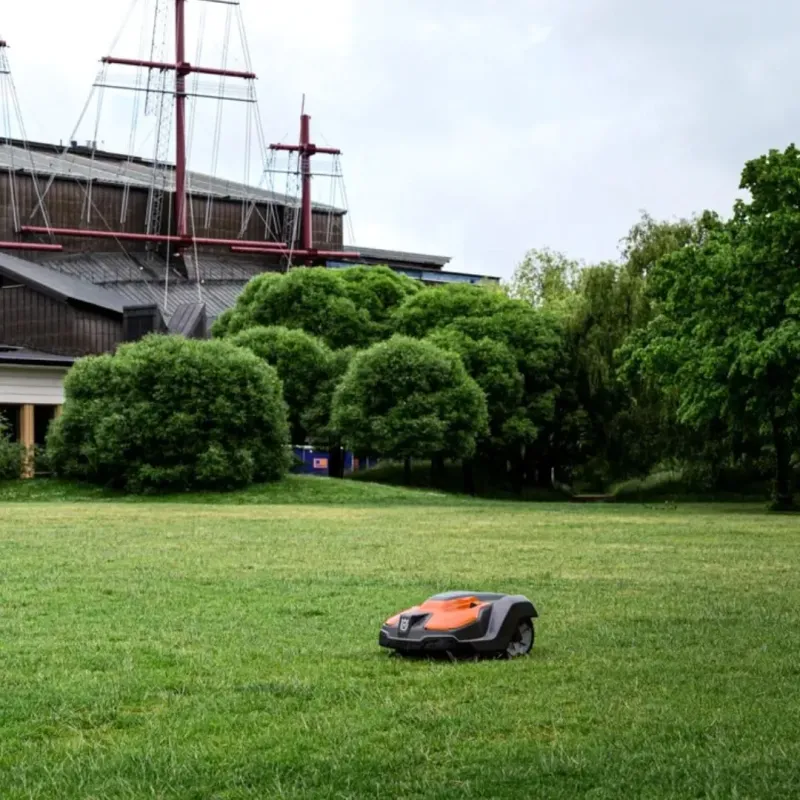 Robot Husqvarna AM 550 EPOS | équip'jardin