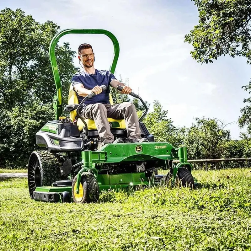 Tondeuse professionnelle à rayon de braquage zéro Z955R JOHN DEERE