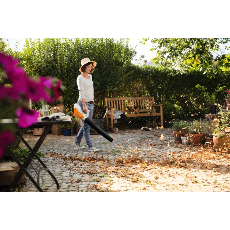 Souffleur à batterie STIHL BGA 45 | équip'jardin