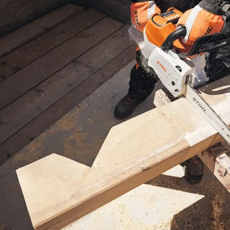 Tronçonneuse à batterie MSA 160 C-B STIHL-en situation2
