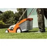 Tondeuse à batterie RMA 239 C - STIHL-en situation