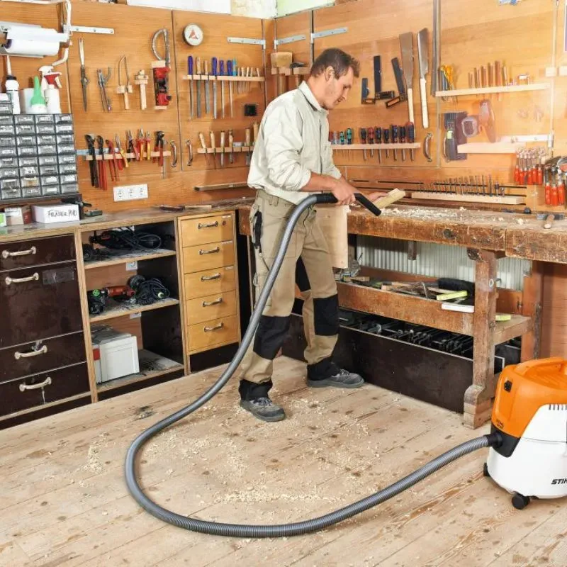 Aspirateur électrique SE 62 - STIHL-en situation