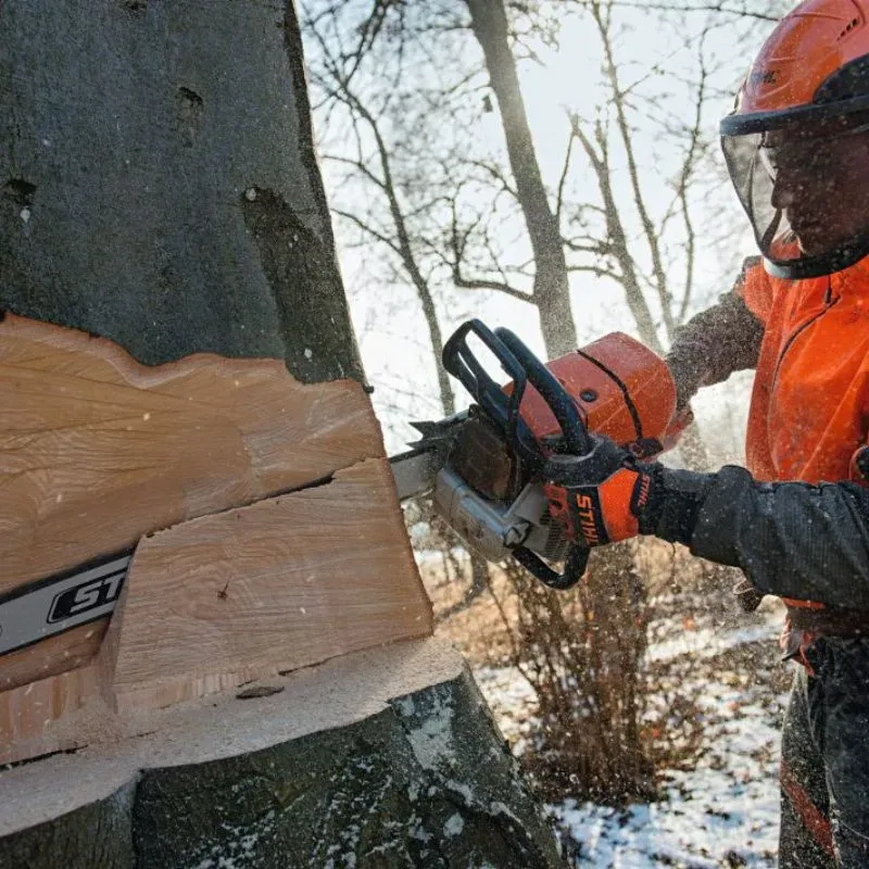 Tronçonneuse MS 661 C-M 80cm - STIHL-en situation2