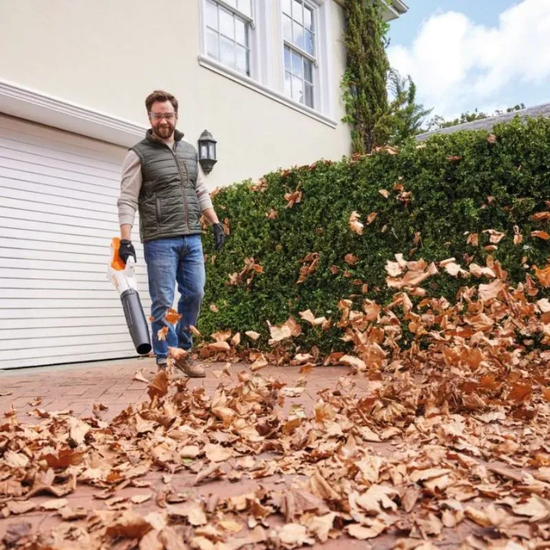 Souffleur à batterie BGA 50 - STIHL-en situation2