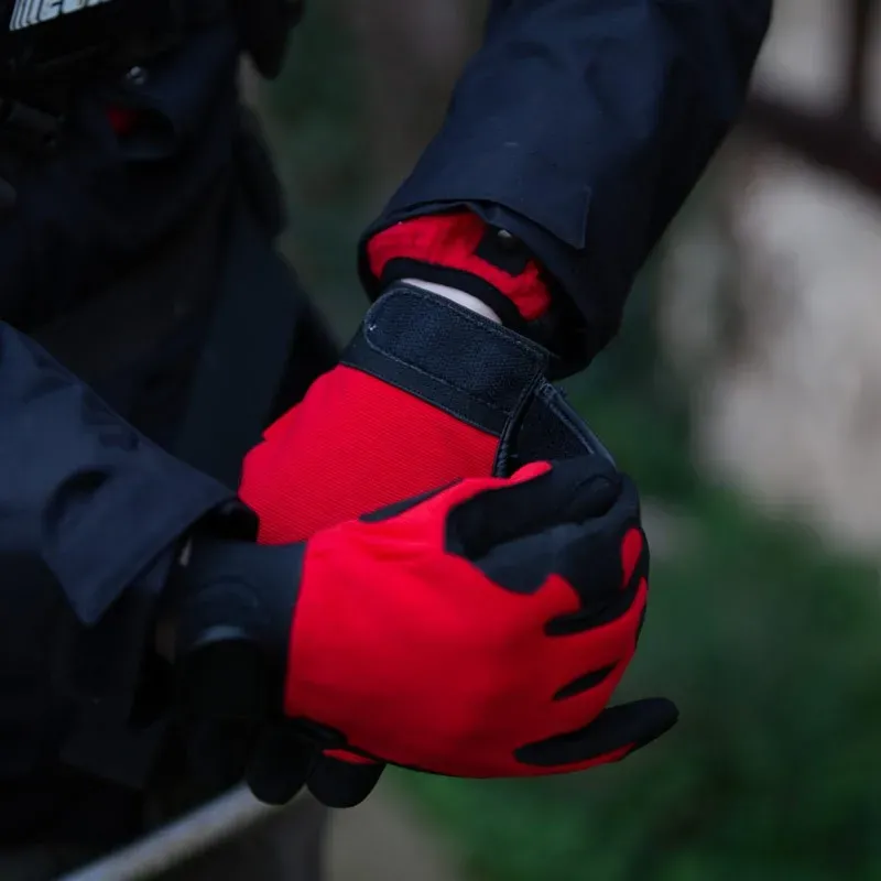 Gants multi-usages MOTOC CONTROL - SOLIDUR-en situation