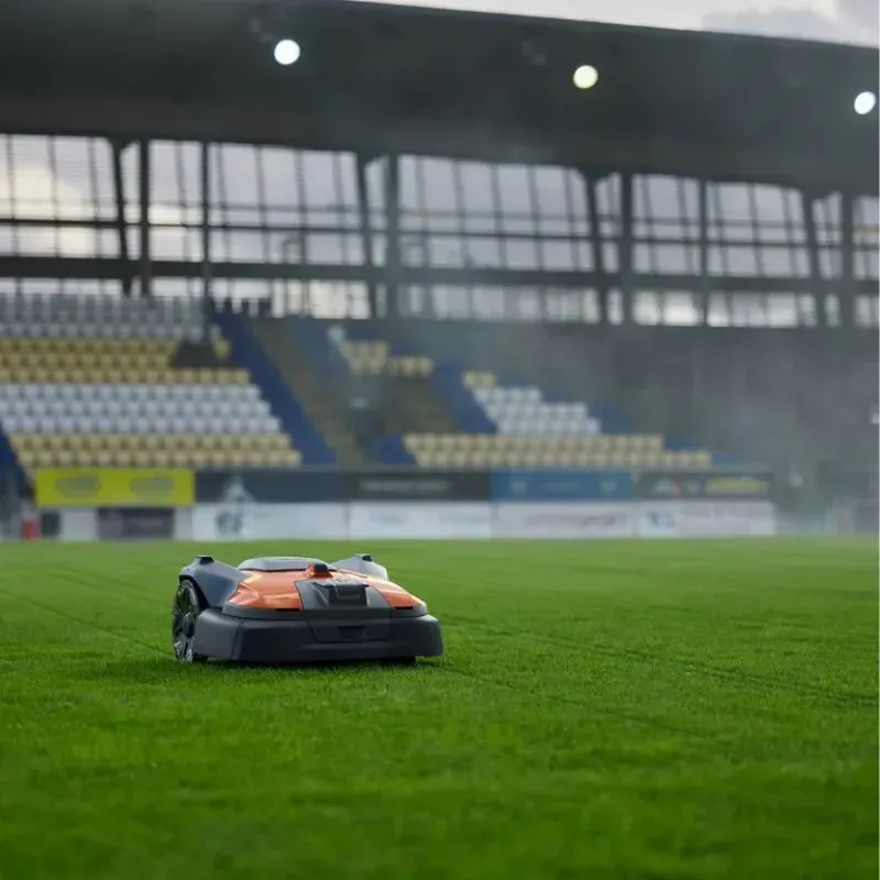 Robot tondeuse 16 000 m² Automower® 580 EPOS™ Husqvarna-en situation