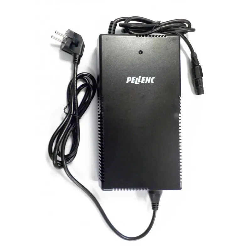 Chargeur rapide 7,6 A universel PELLENC