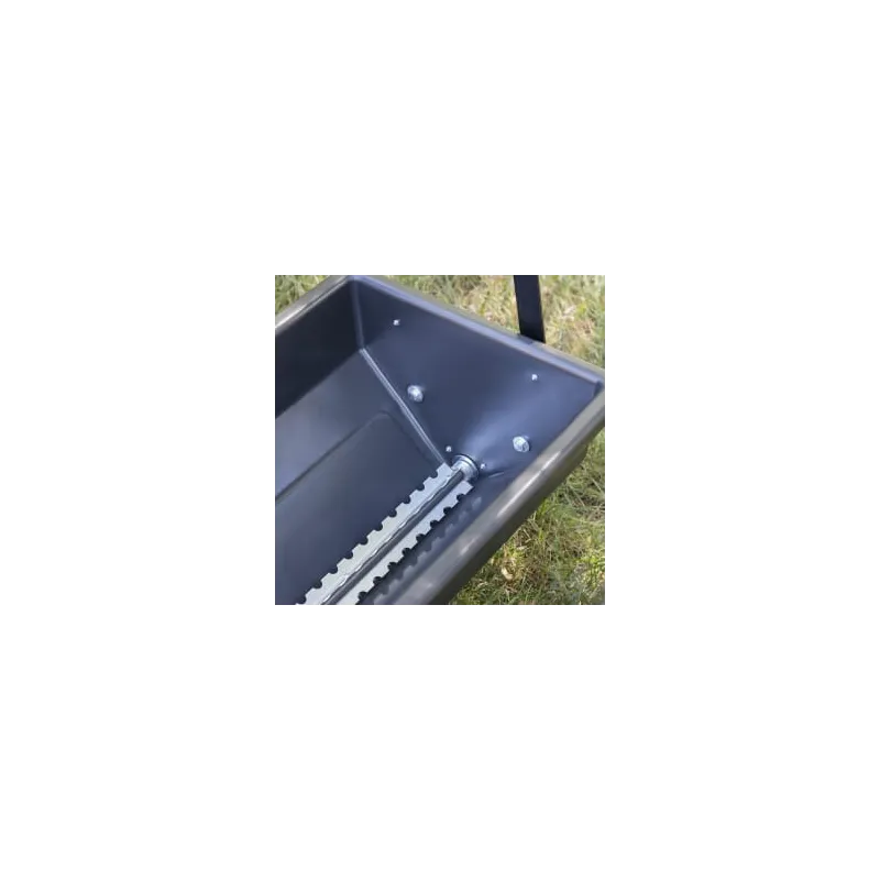 Épandeur/Aérateur à pointes Poly 42" 100, à remorquer