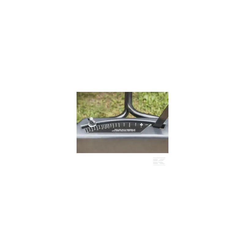 Épandeur/Aérateur à pointes Poly 42" 100, à remorquer