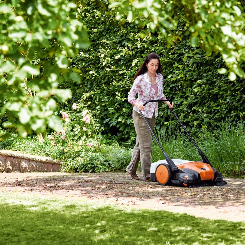 Balayeuse thermique KG 770 STIHL-en situation